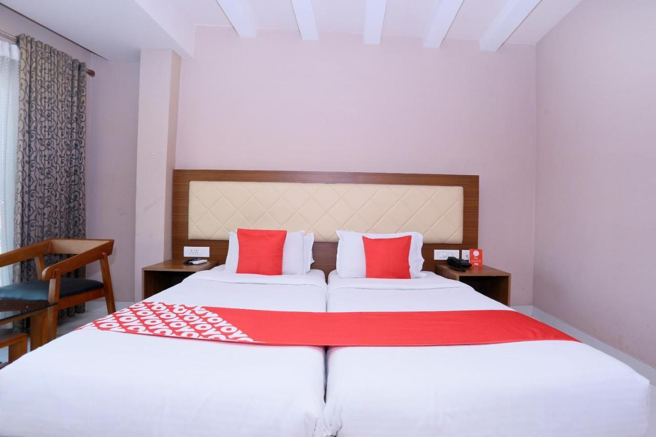 Oyo Flagship 25093 Hotel Thamam Kochi Екстериор снимка