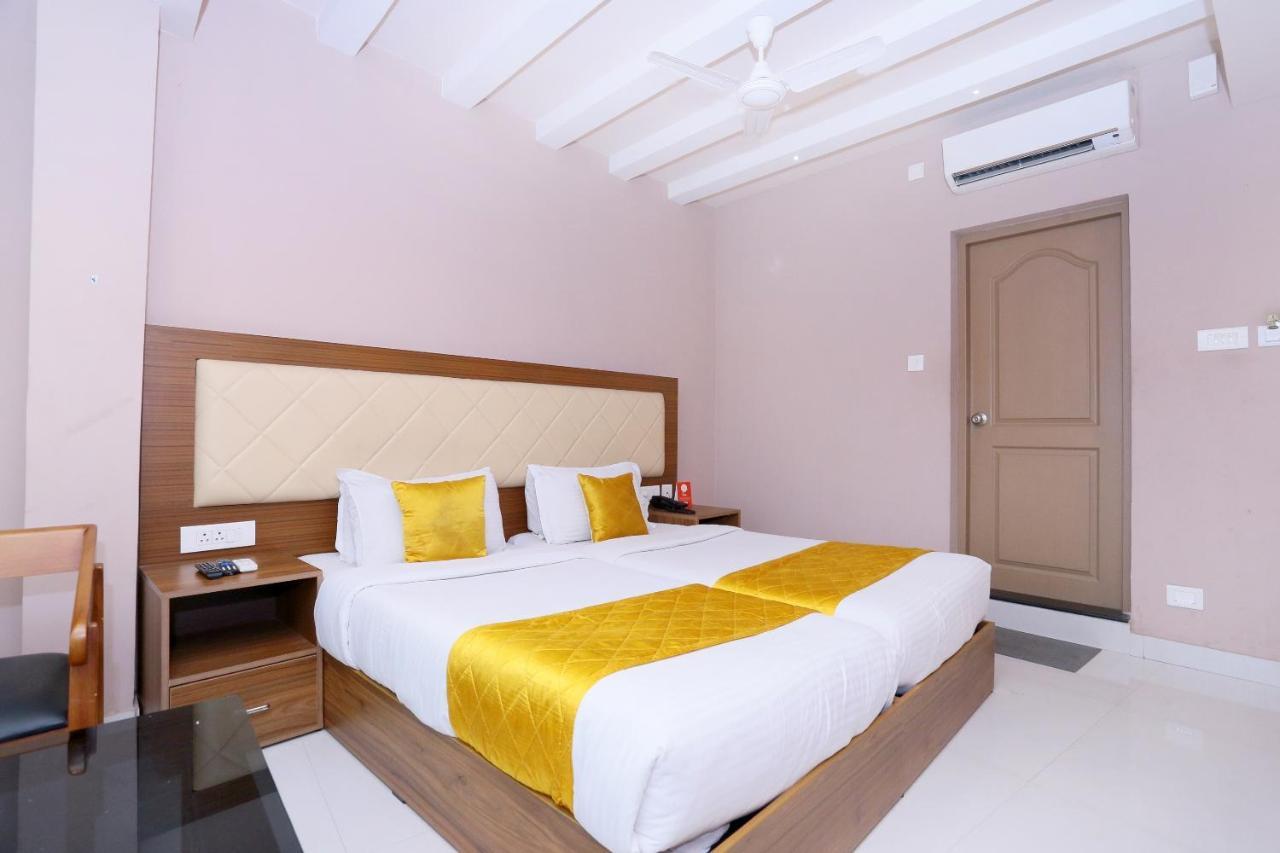 Oyo Flagship 25093 Hotel Thamam Kochi Екстериор снимка
