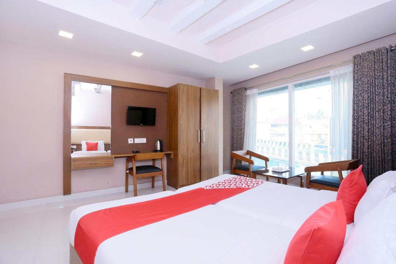 Oyo Flagship 25093 Hotel Thamam Kochi Екстериор снимка