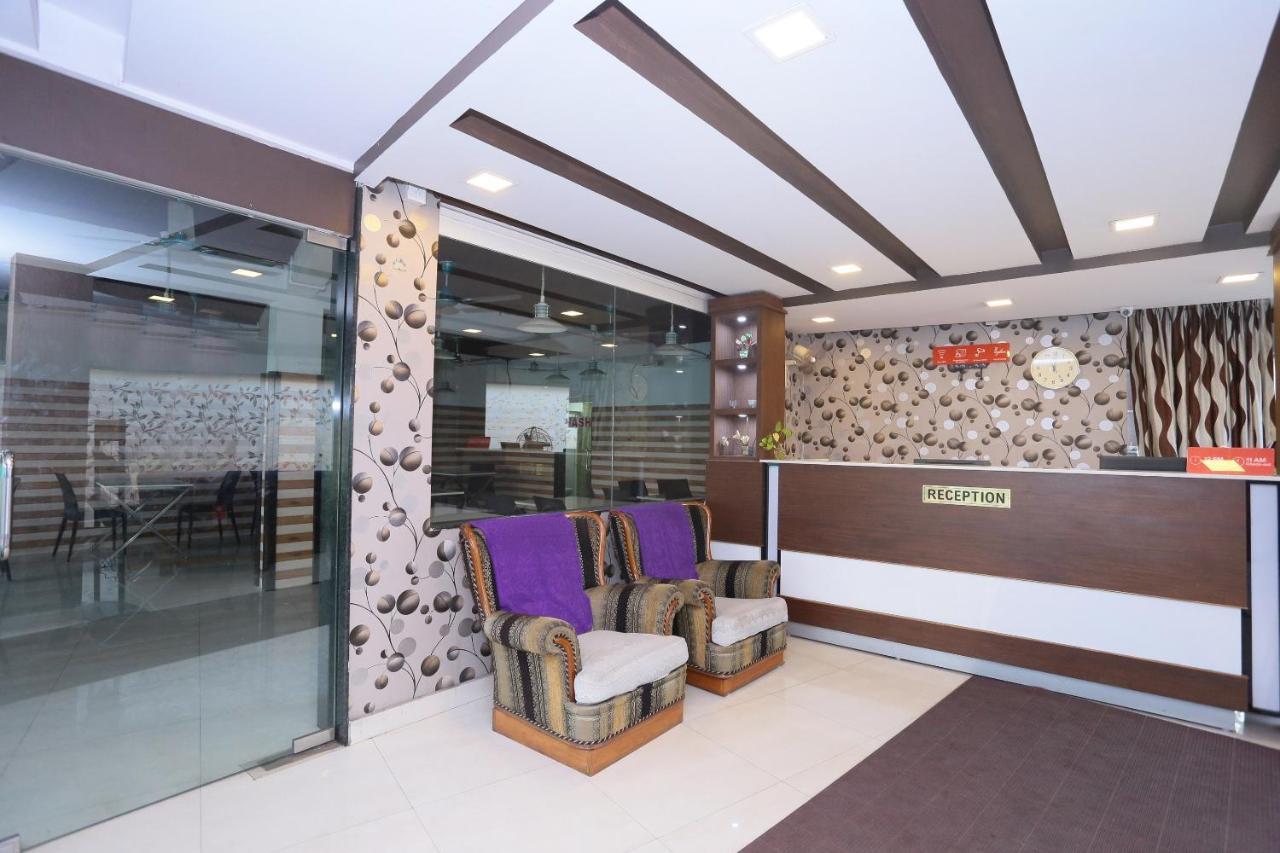 Oyo Flagship 25093 Hotel Thamam Kochi Екстериор снимка