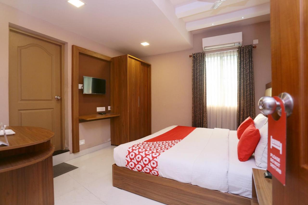 Oyo Flagship 25093 Hotel Thamam Kochi Екстериор снимка