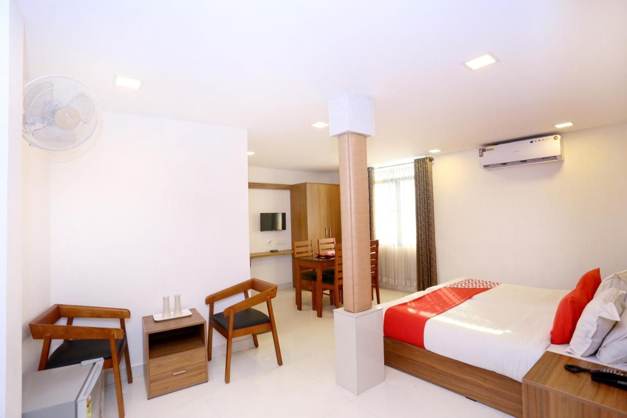 Oyo Flagship 25093 Hotel Thamam Kochi Екстериор снимка