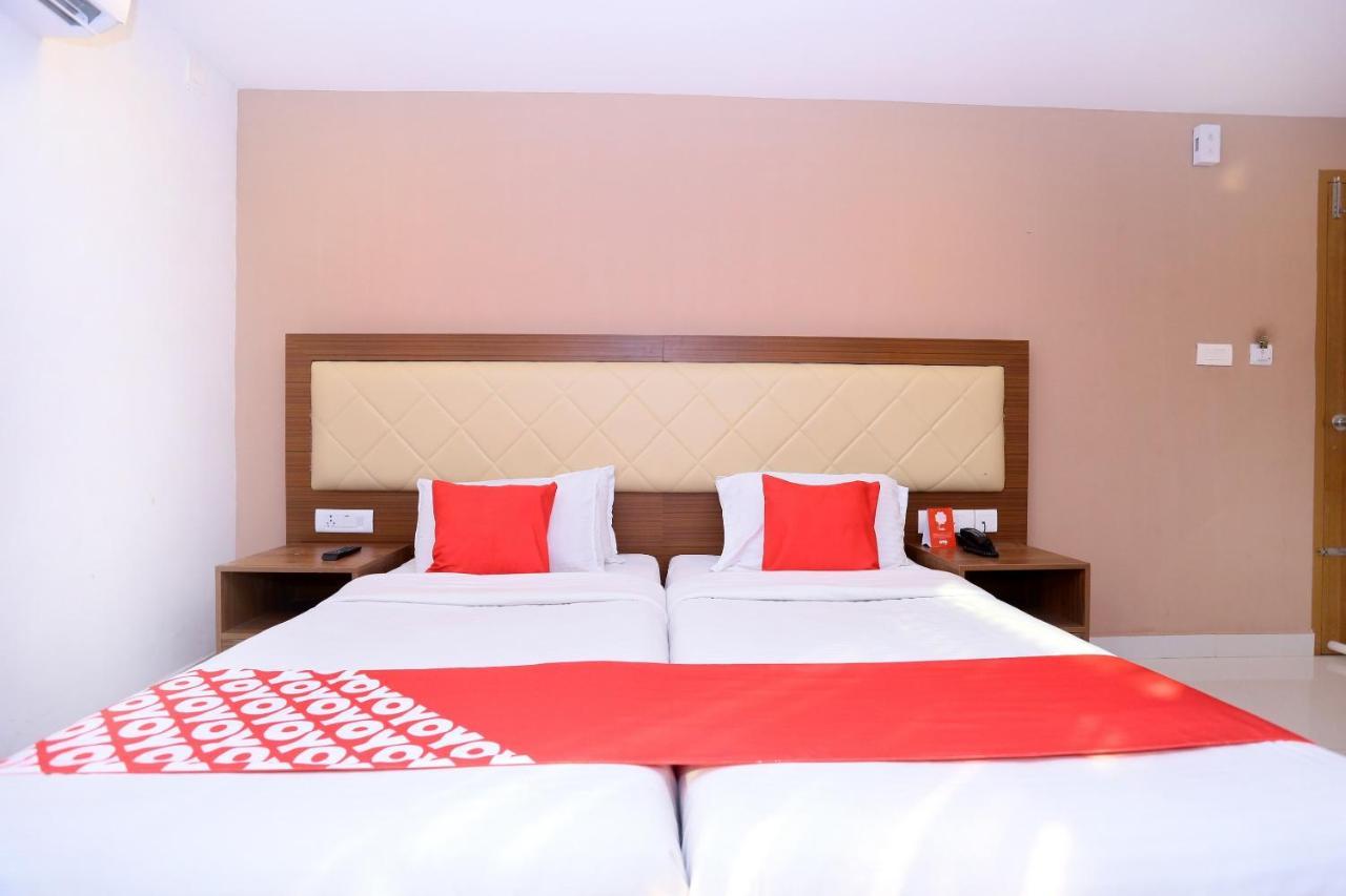 Oyo Flagship 25093 Hotel Thamam Kochi Екстериор снимка